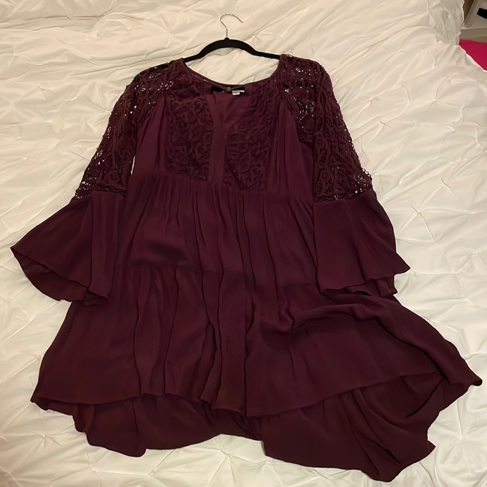 American Eagle Keyhole Long Sleeve / Bell Sleeve Burgundy Dress Size Large